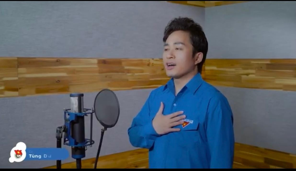 Ca sĩ Tùng Dương