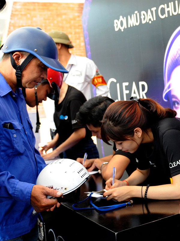 Phát miễn phí 1.000 mũ bảo hiểm đạt chuẩn ảnh 2