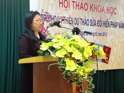 TS. Nguyễn Thị Hồi trình bày tham luận tại hội thảo. Ảnh: N.H