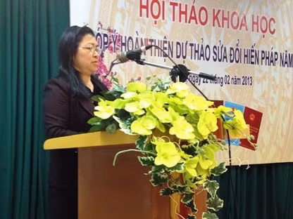 TS. Nguyễn Thị Hồi trình bày tham luận tại hội thảo. Ảnh: N.H