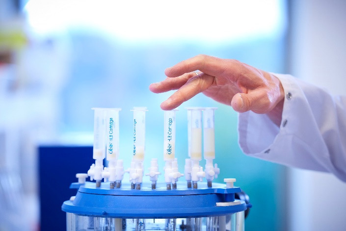 Cô gái Hà Lan: 7 nguyên tắc vàng để mang đến hộp sữa tươi an toàn, chất lượng ảnh 1