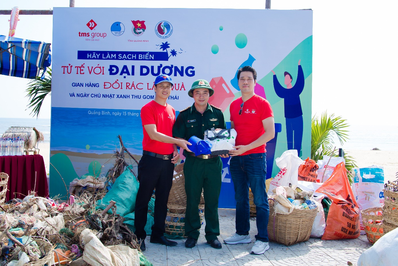 Quảng Bình: 1.000 thanh niên xung kích tham gia chiến dịch làm sạch biển ảnh 4