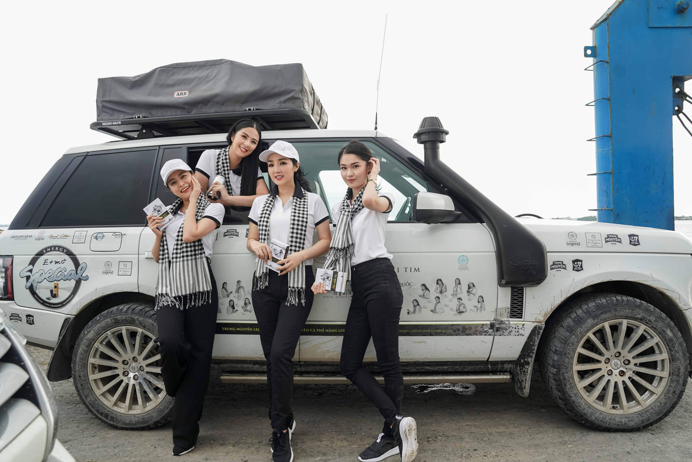 Hoa hậu Giáng My: 'Phải là người thông tuệ mới chọn sách đi tặng mọi người' ảnh 8