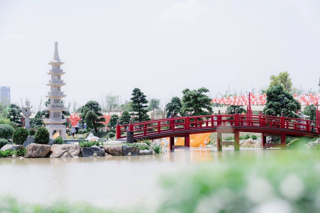 Cư dân Vinhomes Smart City được thưởng ngoạn lễ hội đèn lồng mỗi ngày ảnh 2