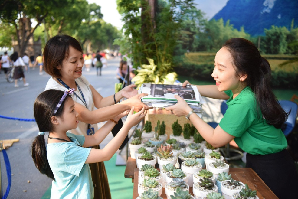 Làn sóng 'Go green' – Du lịch xanh đổ bộ Bờ Hồ ảnh 5