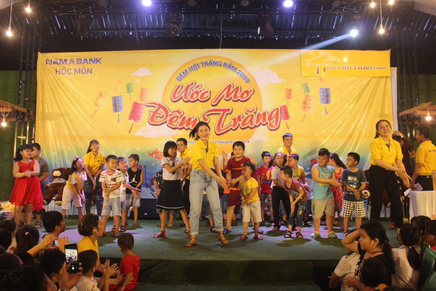Nam A Bank cùng thiếu nhi đón mùa trung thu ấm áp và tràn ngập ước mơ ảnh 6
