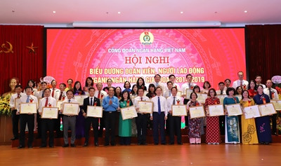 Những bông hoa đẹp ngành ngân hàng ảnh 3