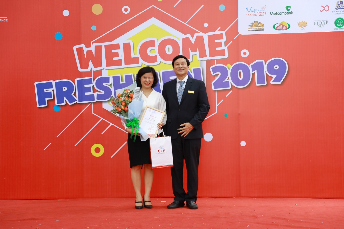 Sinh viên UEF tâm đắc với câu chuyện truyền cảm hứng của PGS.TS Vũ Thị Tú Anh ảnh 1