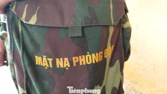 Binh chủng Hóa học tiến hành tẩy độc tại Công ty Rạng Đông ảnh 5