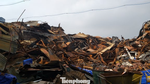 Binh chủng Hóa học tiến hành tẩy độc tại Công ty Rạng Đông ảnh 11