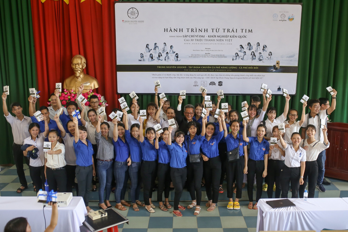 Sách quý đến với học sinh, thanh niên vùng sâu – vùng xa Bình Dương, Bình Phước ảnh 7