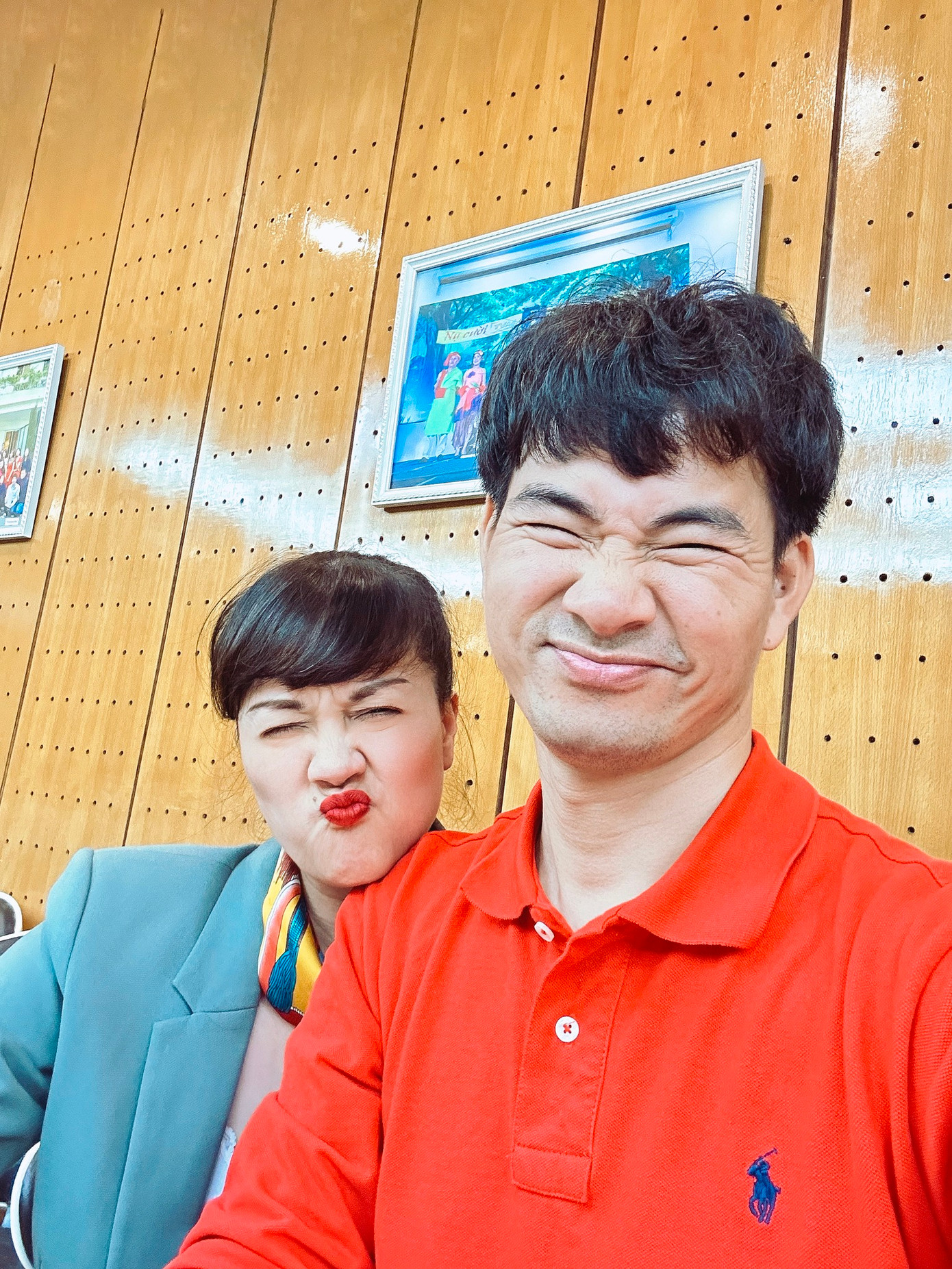 Táo Quân 2023 quy tụ dàn diễn viên quen thuộc như Nghệ sĩ Quốc Khánh, Chí Trung, Xuân Bắc, Công Lý, Tự Long, Vân Dung, Quang Thắng. Bên cạnh đó, những diễn viên trẻ tiếp tục được triệu tập gồm Đỗ Duy Nam, Trung Ruồi, Mạnh Dũng… Táo Quân 2023 quy tụ dàn diễn viên quen thuộc như Nghệ sĩ Quốc Khánh, Chí Trung, Xuân Bắc, Công Lý, Tự Long, Vân Dung, Quang Thắng. Bên cạnh đó, những diễn viên trẻ tiếp tục được triệu tập gồm Đỗ Duy Nam, Trung Ruồi, Mạnh Dũng…