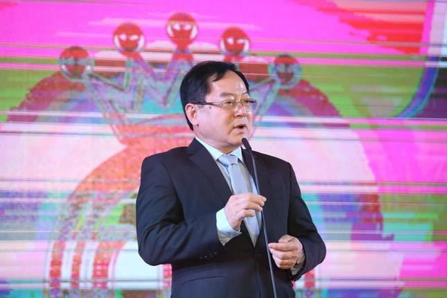 Nhà báo Lê Xuân Sơn - Tổng Biên tập báo Tiền Phong, Trưởng Ban tổ chức, Trưởng Ban giám khảo Hoa hậu Việt Nam 2022. Ảnh: Trọng Tài. Nhà báo Lê Xuân Sơn - Tổng Biên tập báo Tiền Phong, Trưởng Ban tổ chức, Trưởng Ban giám khảo Hoa hậu Việt Nam 2022. Ảnh: Trọng Tài.