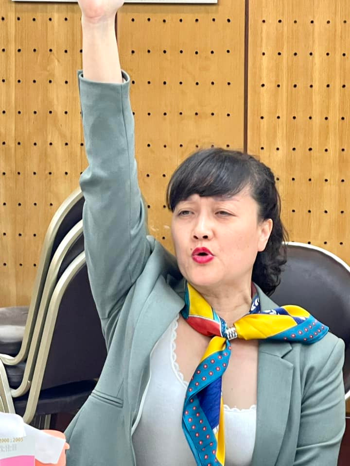 Hình ảnh nghệ sĩ Vân Dung và Tự Long ở hậu trường Táo quân 2023. Hình ảnh nghệ sĩ Vân Dung và Tự Long ở hậu trường Táo quân 2023.