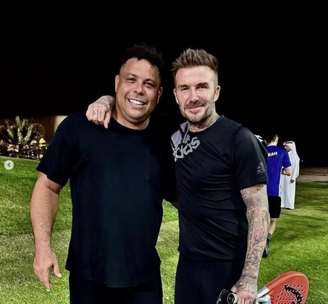 Beckham và Ronaldo De Lima chung khung hình. Ảnh: IG.