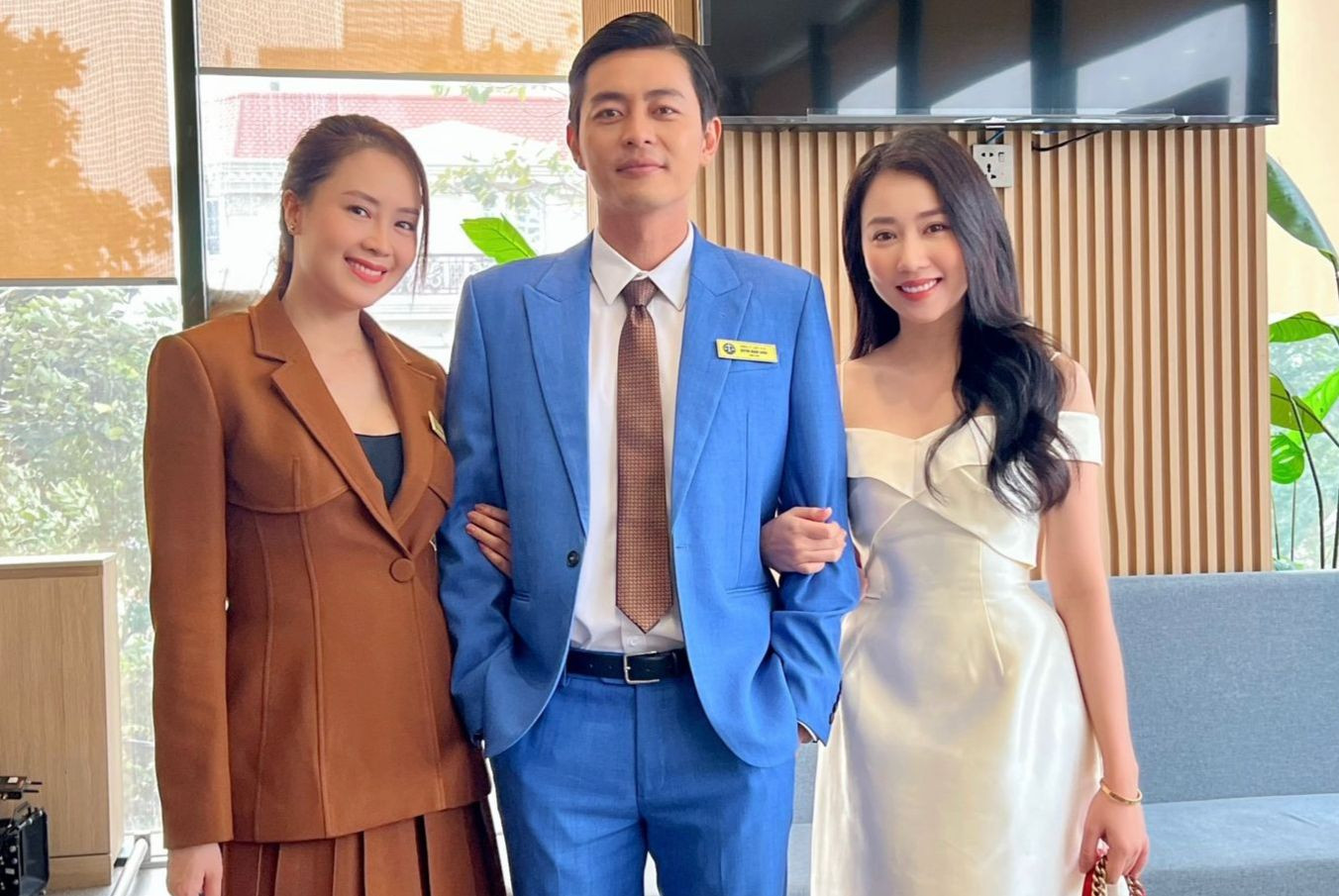 Huỳnh Hồng Loan lần đầu hợp tác cùng Hồng Diễm, Quốc Huy trong phim Hành trình công lý. Ảnh: NVCC.