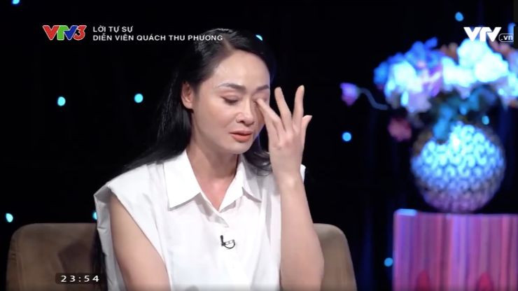 Quách Thu Phương bật khóc khi nhớ lại thời gian khó khăn trong sự nghiệp. Quách Thu Phương bật khóc khi nhớ lại thời gian khó khăn trong sự nghiệp.