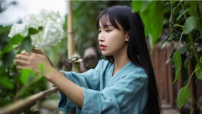 Lý Tử Thất làm nô lệ cho các hợp đồng đầu tư không rõ ràng.