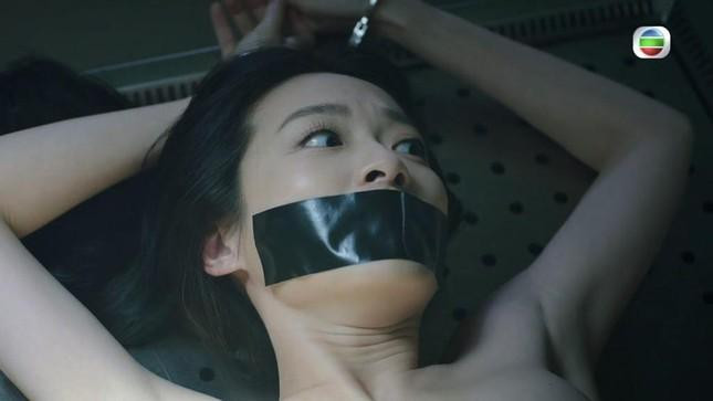 Thái Khiết ở trạng thái khỏa thân trên màn ảnh, song nữ diễn viên chia sẻ đây là kết quả của góc máy quay, cô được che chắn kỹ càng. Ảnh: Topick.