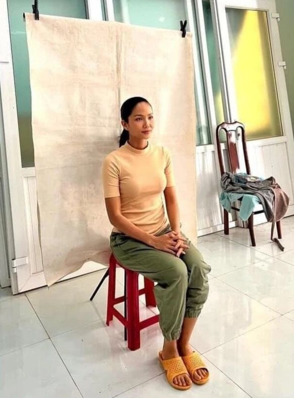 Hoa hậu H'Hen Niê nhiều lần vướng tranh cãi vì ăn mặc xuề xòa để gây chú ý Hoa hậu H'Hen Niê nhiều lần vướng tranh cãi vì ăn mặc xuề xòa để gây chú ý