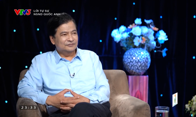 NSND Quốc Anh thú nhận, tính cách của ông ngoài đời hoàn toàn khác so với những vai diễn hài kịch trên sân khấu. Ảnh: CMH. NSND Quốc Anh thú nhận, tính cách của ông ngoài đời hoàn toàn khác so với những vai diễn hài kịch trên sân khấu. Ảnh: CMH.