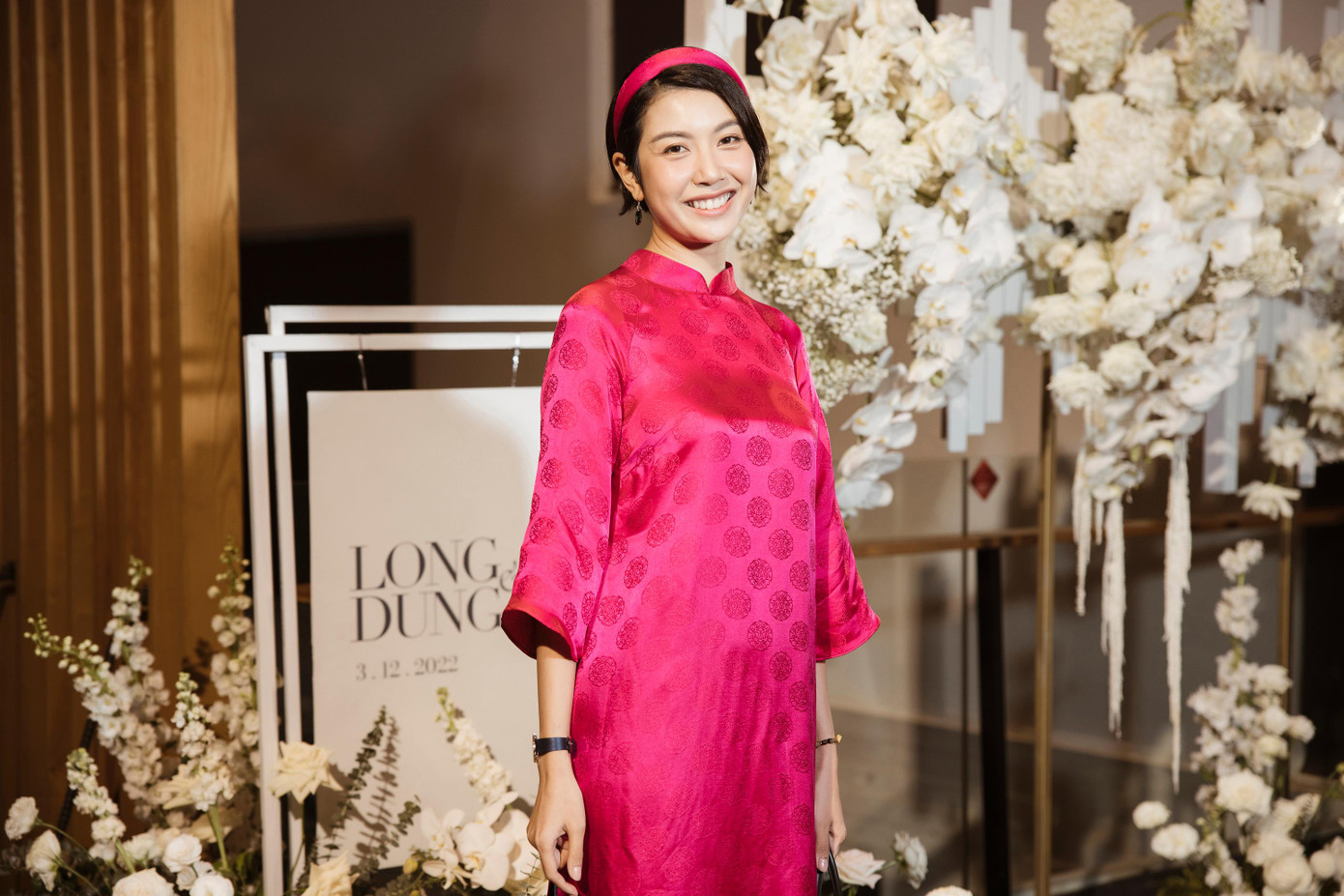 Á hậu Thúy Vân cùng ông xã dự đám cưới Thuỳ Dung. Sau gần ba năm hẹn hò, Á hậu Thúy Vân và doanh nhân Nhật Vũ về chung nhà.