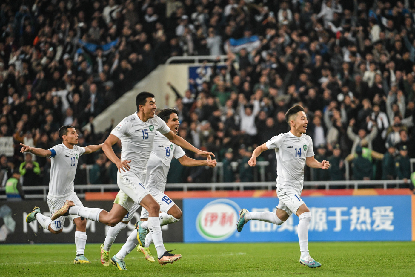 U20 Uzbekistan thể hiện bản lĩnh thi đấu đáng nể