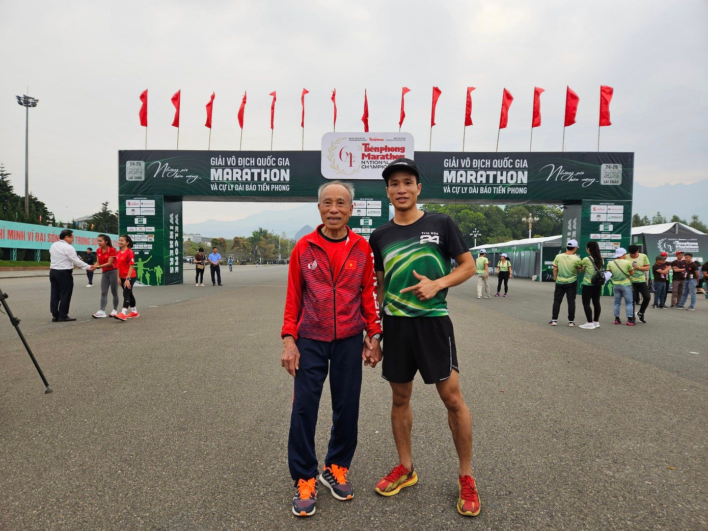 Huyền thoại Bùi Lương và nhà vô địch 10km phong trào Nguyễn Đình Tuấn