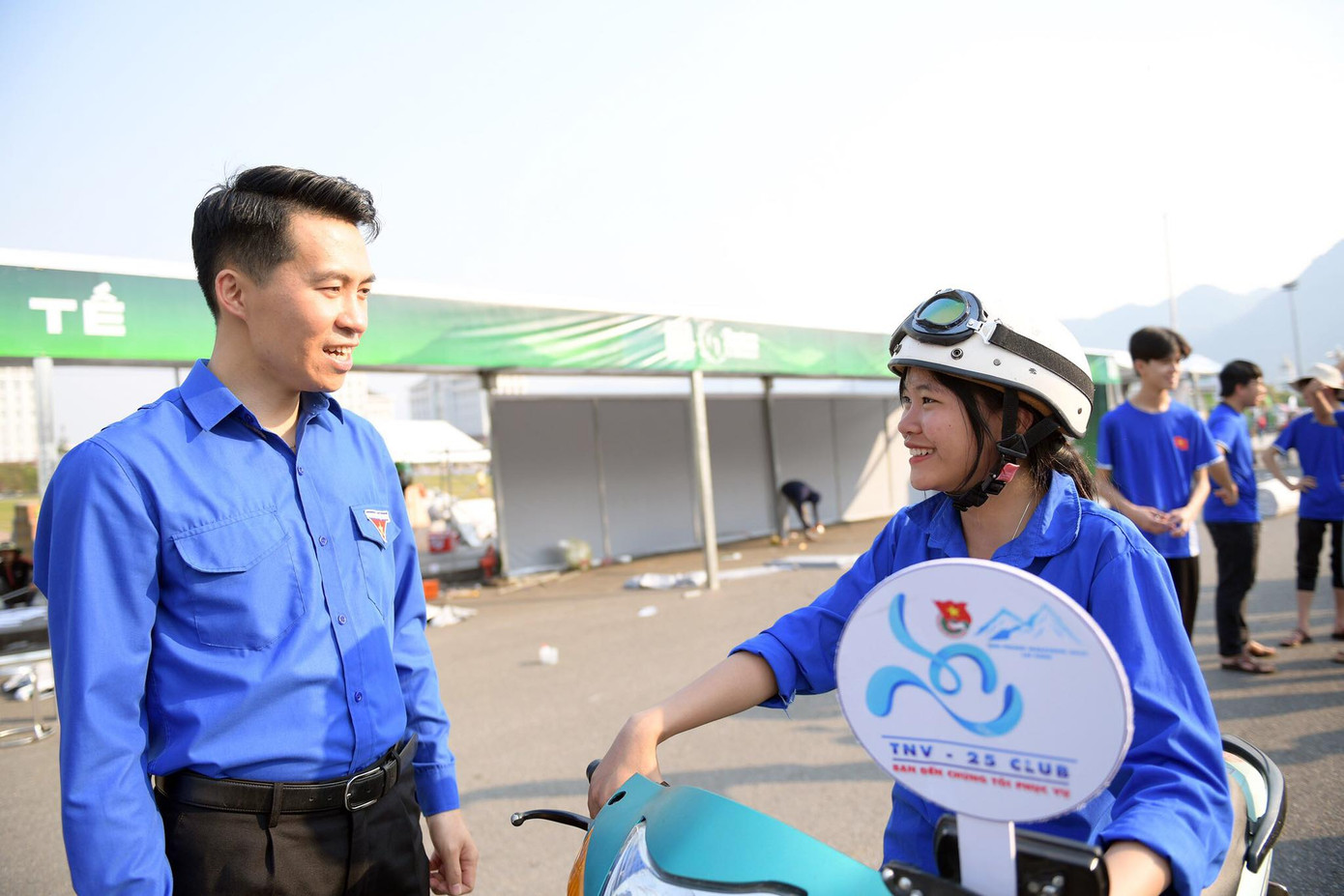 Kể từ thời điểm ra quân, các đội thanh niên tình nguyện, thanh niên xung kích sẽ có mặt tại những địa điểm như bến xe, nơi lưu trú, khu vực đường chạy và sân khấu chính để hỗ trợ vận động viên và du khách.