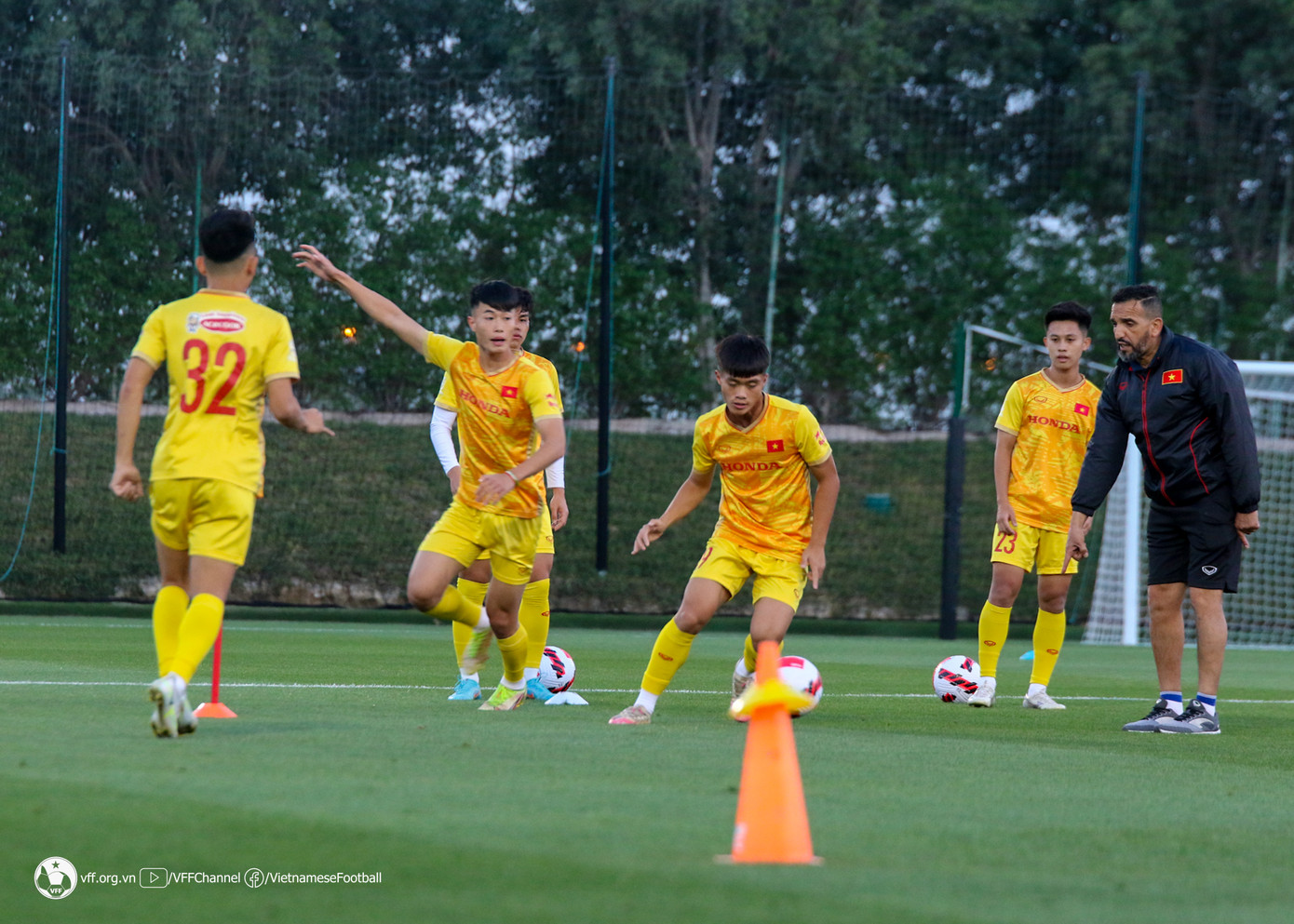 Đây là buổi tập mang tính chuyên môn đầu tiên của đội tuyển U23 Việt Nam kể từ khi sang Qatar.
