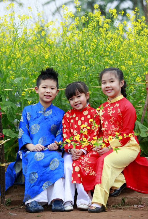 Cô Hồng Pink cùng các học trò xinh xắn của câu lạc bộ người mẫu nhí Cô Hồng Pink cùng các học trò xinh xắn của câu lạc bộ người mẫu nhí