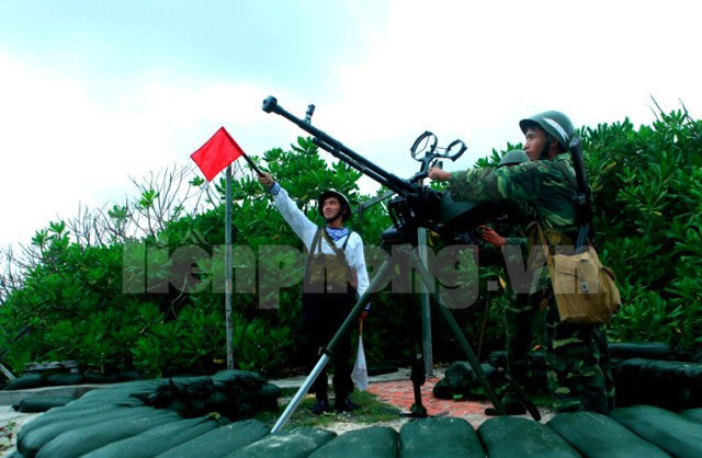 Luyện tập đánh địch đột nhập đường không