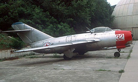 Tiêm kích hạng nhẹ MiG-15