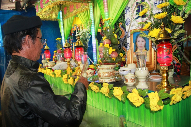 Đại tang gia đình cô giáo Thủy