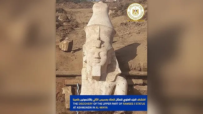 Bức tượng mới được tìm thấy của Ramesses II, vị pharaoh trị vì hơn 3.200 năm trước. (Ảnh: Bộ Du lịch và Cổ vật Ai Cập)