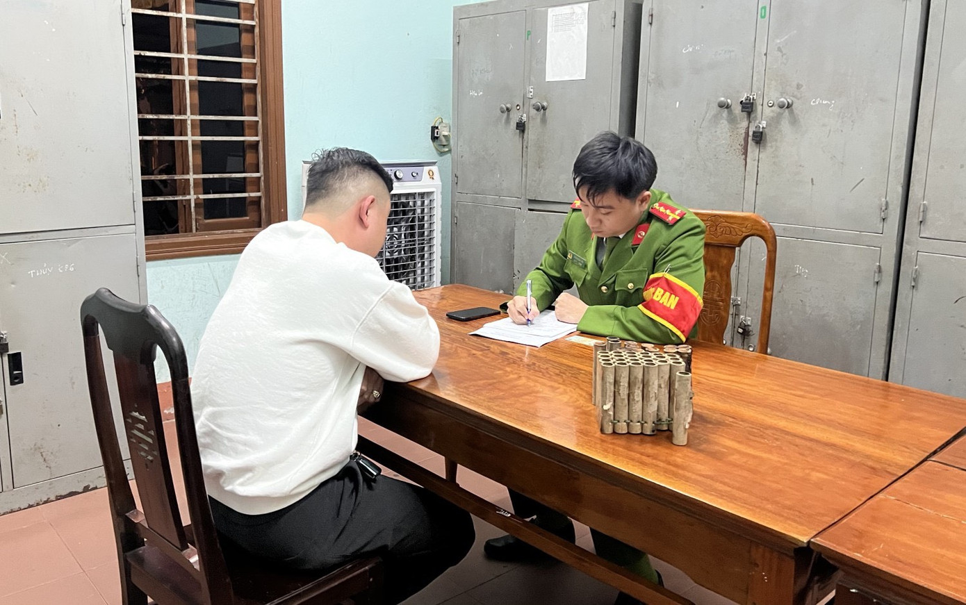 T.D.A. tại cơ quan Công an T.D.A. tại cơ quan Công an