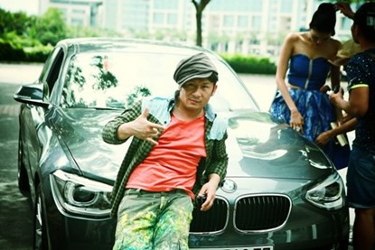 Bằng Kiều đem sở thích hút thuốc lào lên phim đầu tay ảnh 1