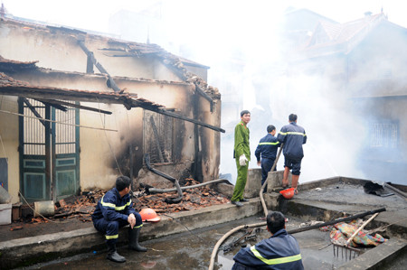 Tầng ba của nhà anh Trần Văn Hào (53 tuổi), ở số 4, ngõ 116 bị hư hỏng nặng sau vụ cháy. Ảnh: Tuấn Nguyễn