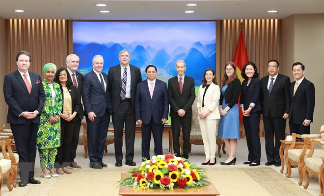 Thủ tướng Phạm Minh Chính tiếp đoàn các nghị sỹ Liên bang Hoa Kỳ. (Ảnh: Dương Giang/TTXVN) Thủ tướng Phạm Minh Chính tiếp đoàn các nghị sỹ Liên bang Hoa Kỳ. (Ảnh: Dương Giang/TTXVN)