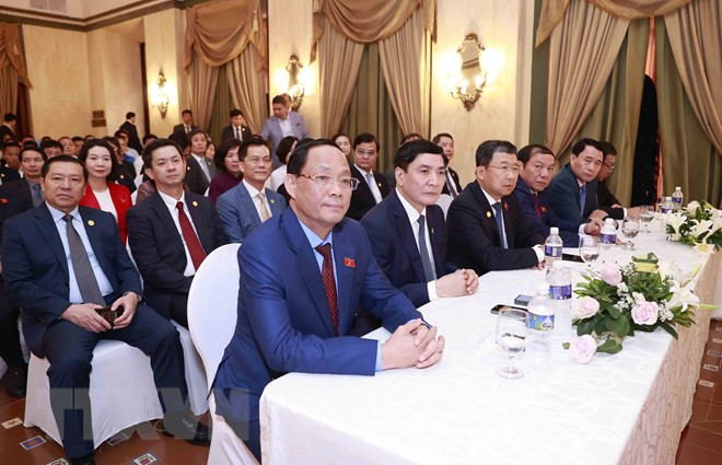 Phó Chủ tịch Quốc hội Trần Quang Phương và đại biểu dự cuộc gặp. (Ảnh: Doãn Tấn/TTXVN)