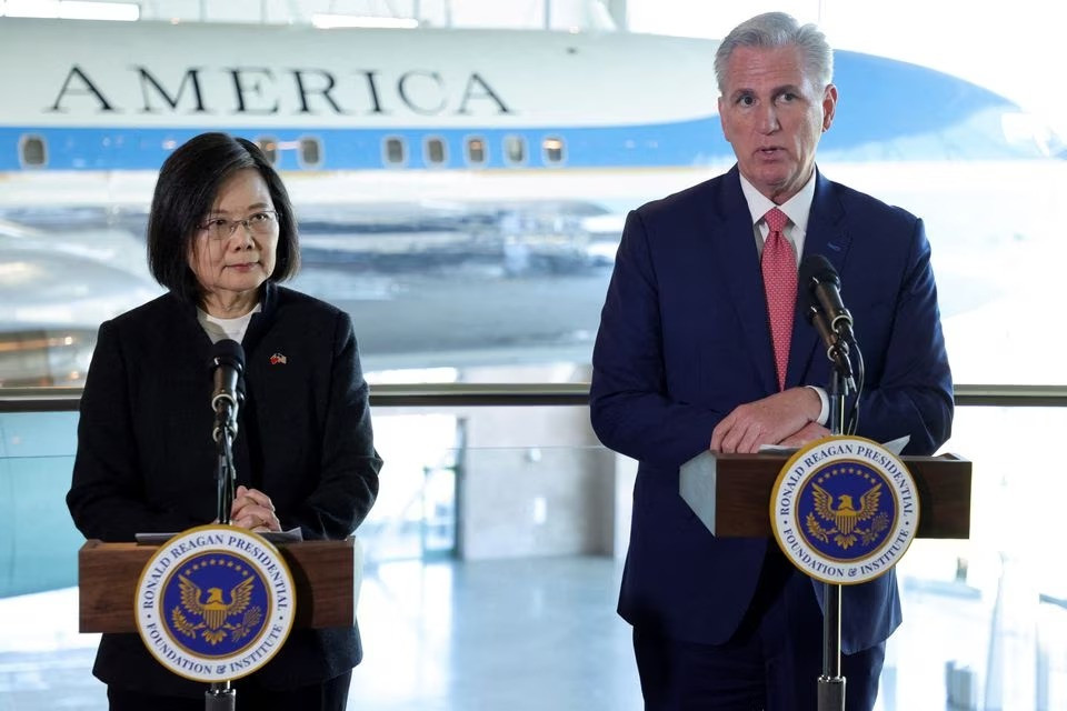 Bà Thái Anh Văn và ông Kevin McCarthy. (Ảnh: Reuters) Bà Thái Anh Văn và ông Kevin McCarthy. (Ảnh: Reuters)