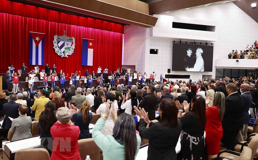 Tiết mục văn nghệ chào mừng đoàn Việt Nam tại phiên họp. (Ảnh: Doãn Tấn/TTXVN) Tiết mục văn nghệ chào mừng đoàn Việt Nam tại phiên họp. (Ảnh: Doãn Tấn/TTXVN)