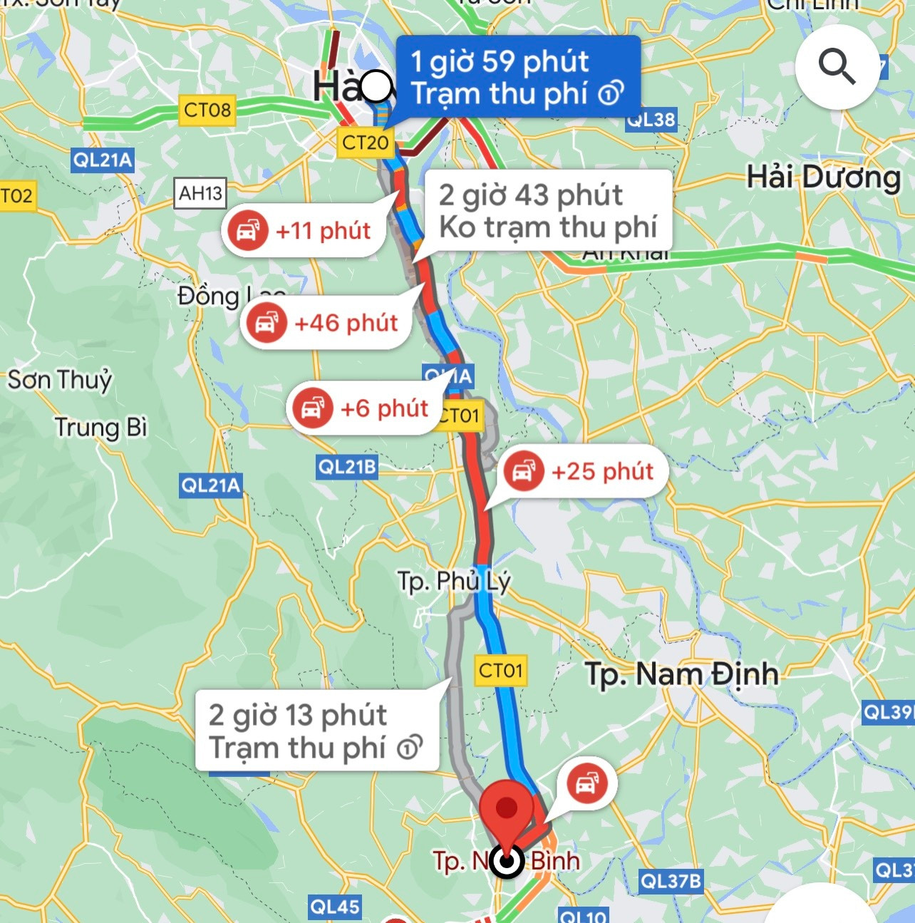 Chưa đến 100 km từ Hà Nội tới Ninh Bình nhưng có tới 5 điểm ùn ứ, kẹt đến 2h. Ảnh: Xuân Sang.