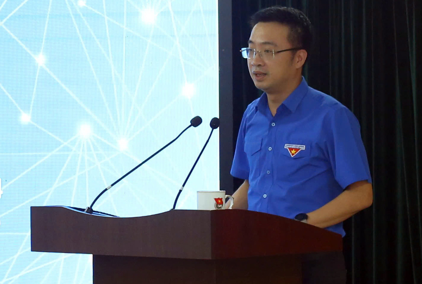 Anh Nguyễn Tường Lâm phát biểu tại hội nghị.