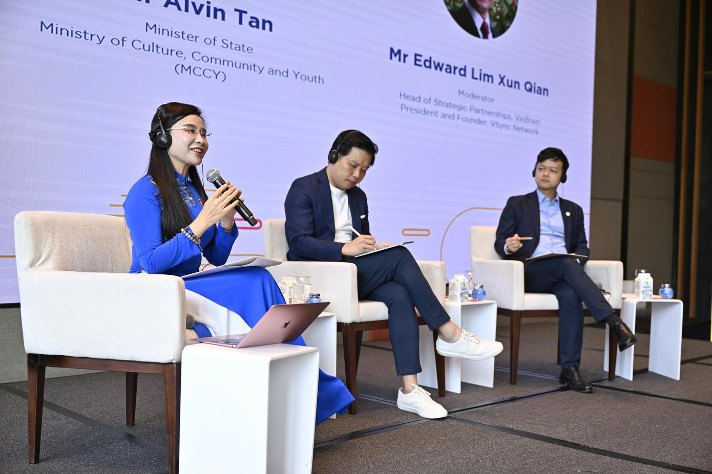 Chị Nguyễn Phạm Duy Trang trao đổi tại chương trình. Ảnh: BTC