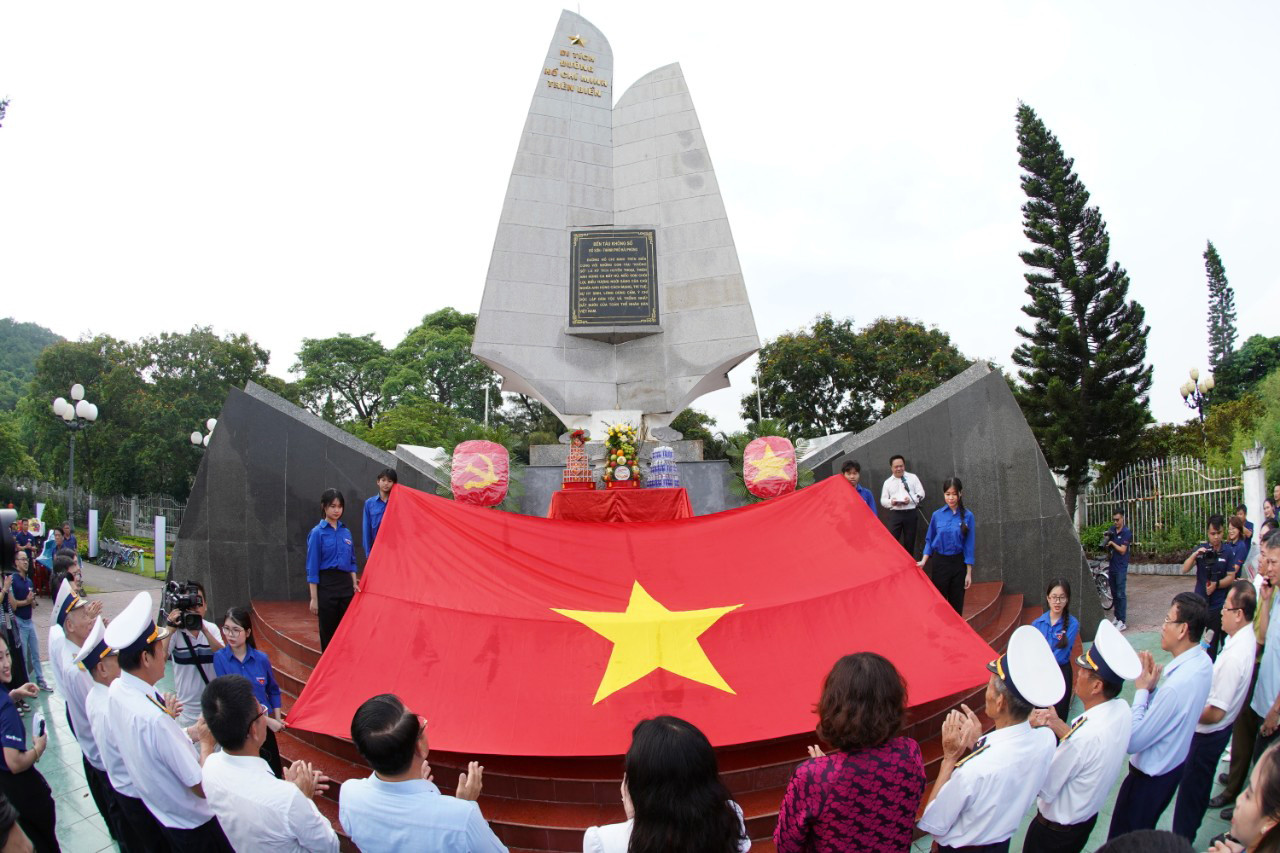 Golfer Nguyễn Đức Sơn dẫn đầu sau ngày thi đấu thứ nhất ảnh 3 Golfer Nguyễn Đức Sơn dẫn đầu sau ngày thi đấu thứ nhất ảnh 3