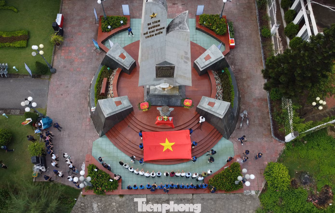 Ngày 12/8, tại Bến tàu không số K15, quận Đồ Sơn, TP. Hải Phòng (Bến K15), Ban tổ chức Giải Vô địch Golf Quốc gia 2024, Cúp VinFast – Hải Phòng tổ chức Lễ tri ân, tưởng niệm các Anh hùng liệt sĩ tàu không số, Đường Hồ Chí Minh trên biển.