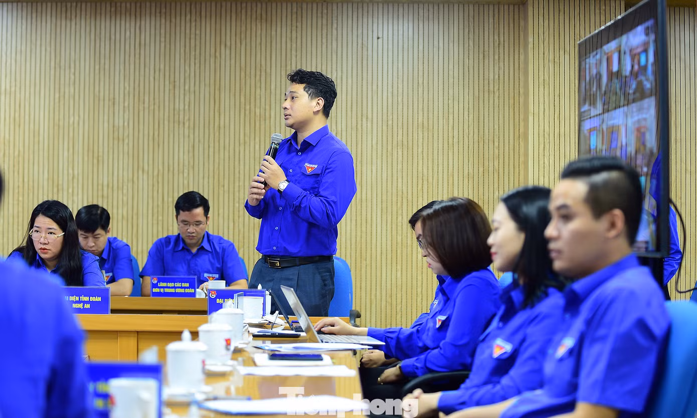 Hội nghị cũng đã nhận được chia sẻ cách làm, kinh nghiệm của đại diện Đoàn các cấp địa phương có đường dây 500kV mạch 3 đi qua. Ảnh: Xuân Tùng Hội nghị cũng đã nhận được chia sẻ cách làm, kinh nghiệm của đại diện Đoàn các cấp địa phương có đường dây 500kV mạch 3 đi qua. Ảnh: Xuân Tùng