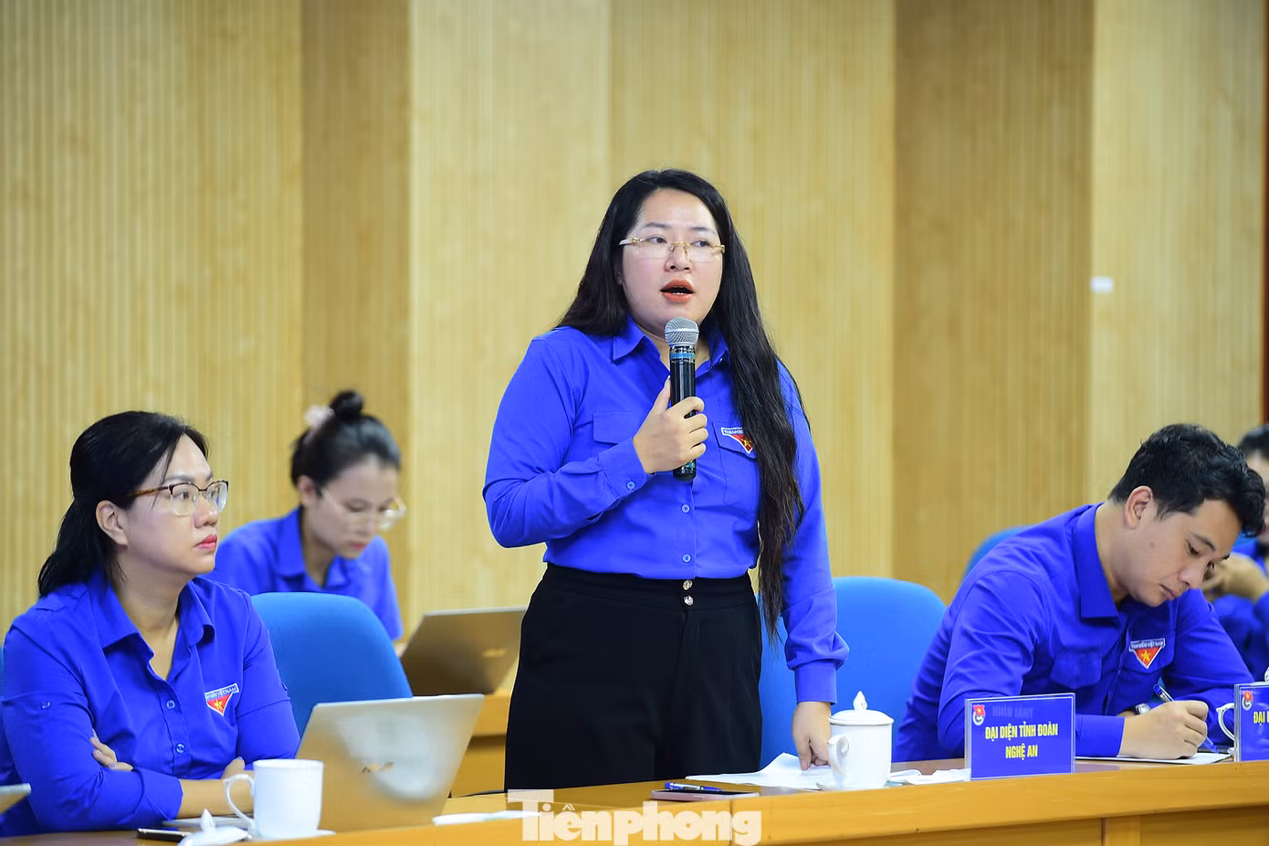 Chị Nguyễn Thị Phương Thuý- Bí thư Tỉnh Đoàn Nghệ An chia sẻ tại hội nghị. Ảnh: Xuân Tùng Chị Nguyễn Thị Phương Thuý- Bí thư Tỉnh Đoàn Nghệ An chia sẻ tại hội nghị. Ảnh: Xuân Tùng