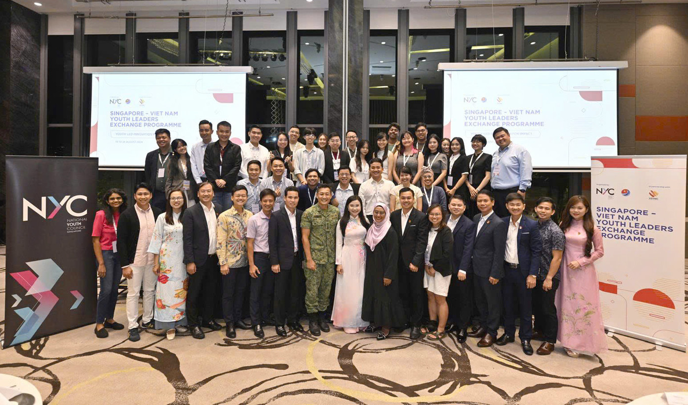 Đại biểu và thanh niên hai nước chụp ảnh lưu niệm. Ảnh: BTC Đại biểu và thanh niên hai nước chụp ảnh lưu niệm. Ảnh: BTC